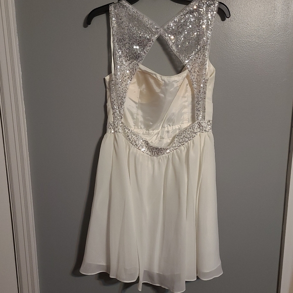 White Formal Dress - Picture 4 of 8
